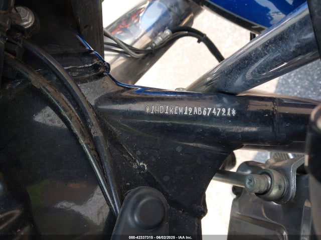 2010 HARLEY-DAVIDSON FLHTK 1HD1KEM12AB674721 Photo 9