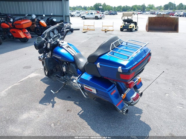 2010 HARLEY-DAVIDSON FLHTK 1HD1KEM12AB674721 Photo 2