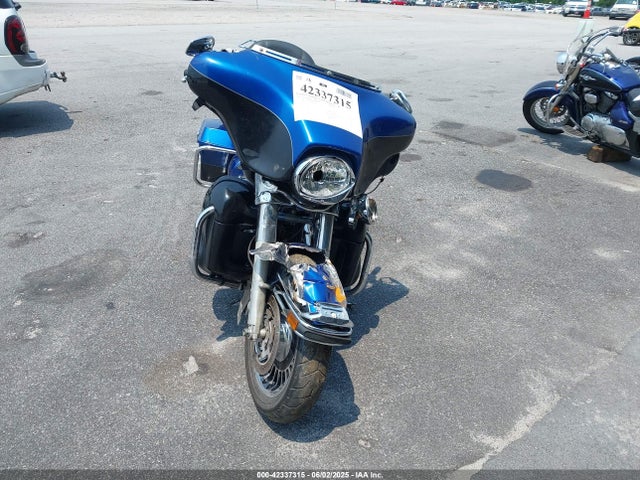 2010 HARLEY-DAVIDSON FLHTK 1HD1KEM12AB674721 Photo 4