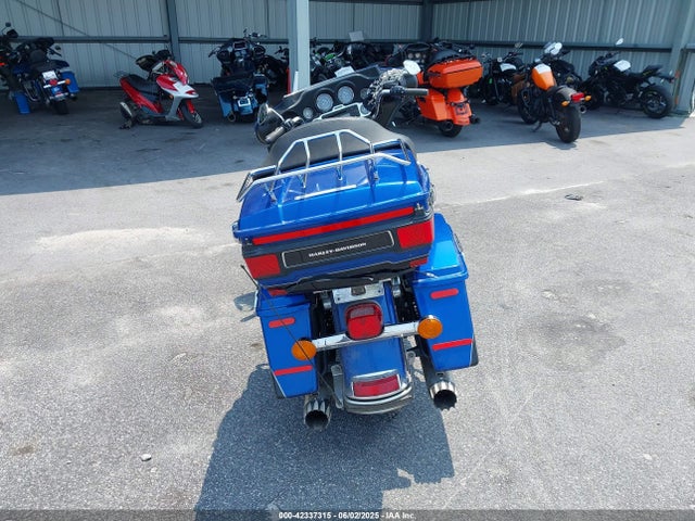 2010 HARLEY-DAVIDSON FLHTK 1HD1KEM12AB674721 Photo 5