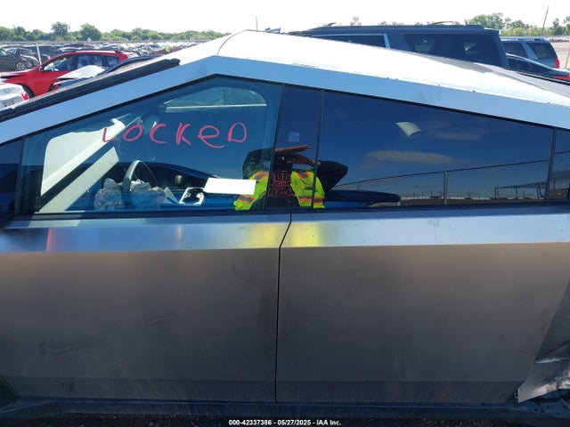 Tesla 2024 2024 7G2CEHED0RA028981 Image 13