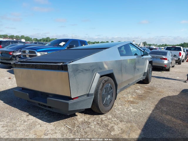 2024 TESLA CYBERTRUCK 7G2CEHED0RA028981 Photo 3