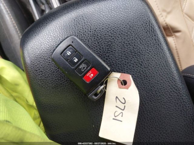 JTMRFREV2JJ206592 Toyota Rav4 Xle