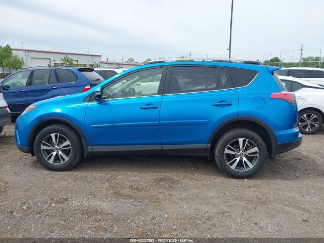 JTMRFREV2JJ206592 Toyota Rav4 Xle