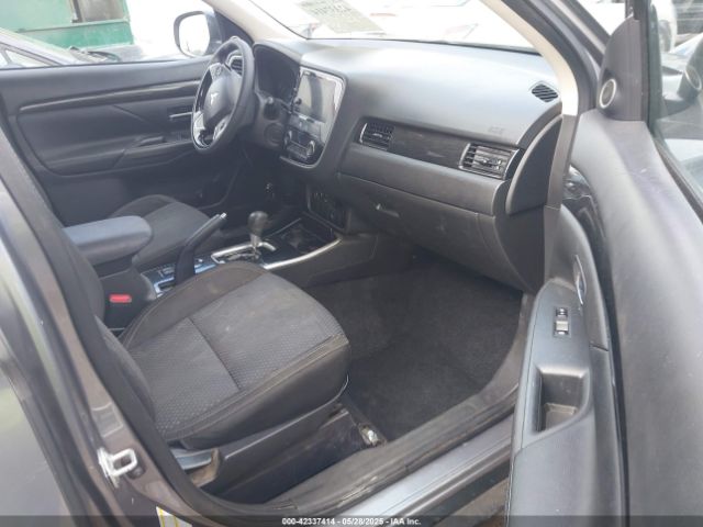 2017 MITSUBISHI OUTLANDER JA4AD3A35HZ057699 Photo 4