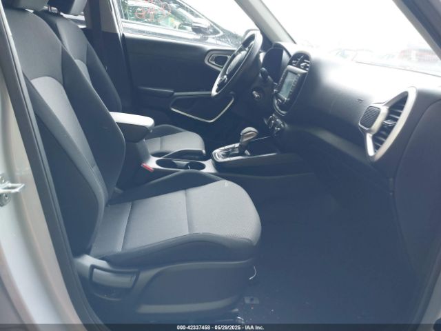 2021 KIA SOUL KNDJ23AU2M7739658 Photo 4