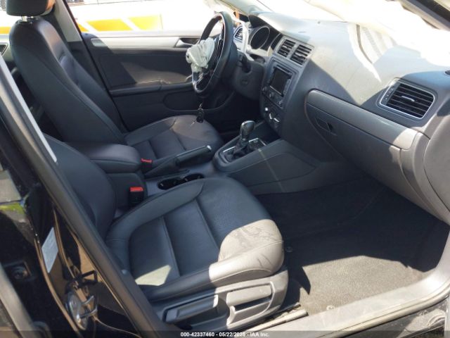 3VWD17AJ5FM214385 Volkswagen Jetta