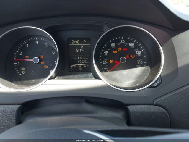 3VWD17AJ5FM214385 Volkswagen Jetta
