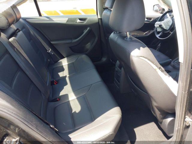 3VWD17AJ5FM214385 Volkswagen Jetta