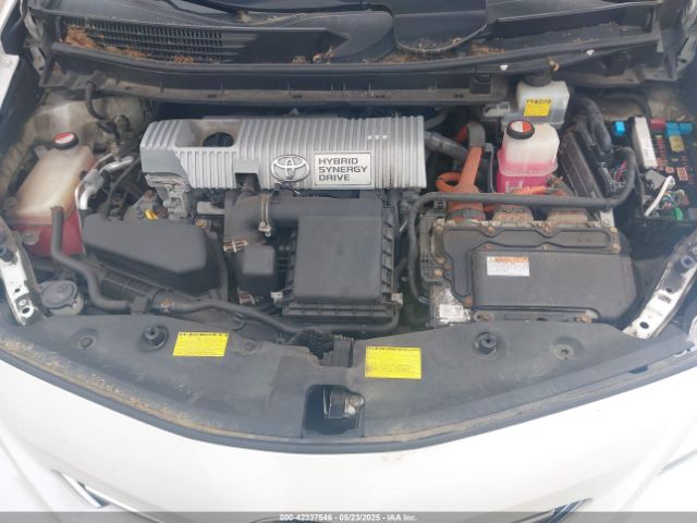 JTDZN3EU6EJ010412 Toyota Prius V Three