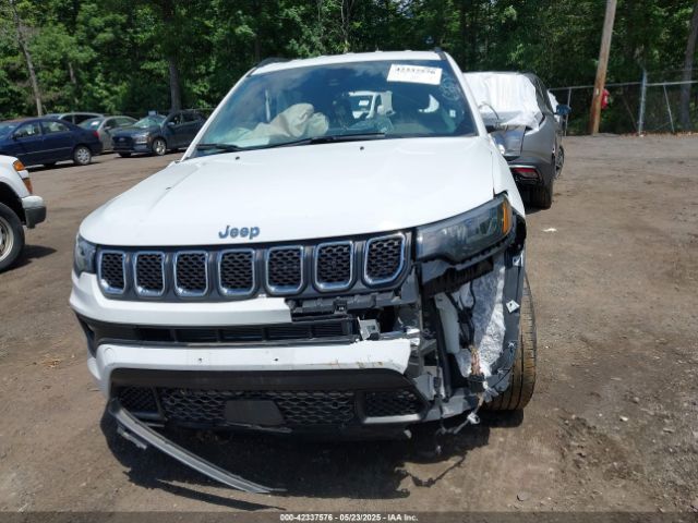 3C4NJDBN8RT603894 Jeep Compass Latitude 4x4