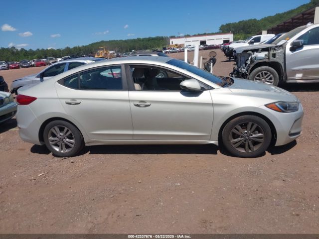 KMHD84LF5HU209560 Hyundai ELANTRA SE