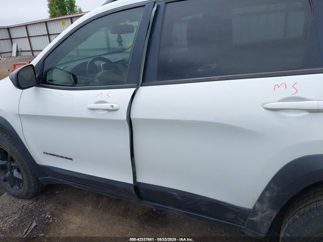 1C4PJMBS7HW538219 Jeep Cherokee Trailhawk 4x4