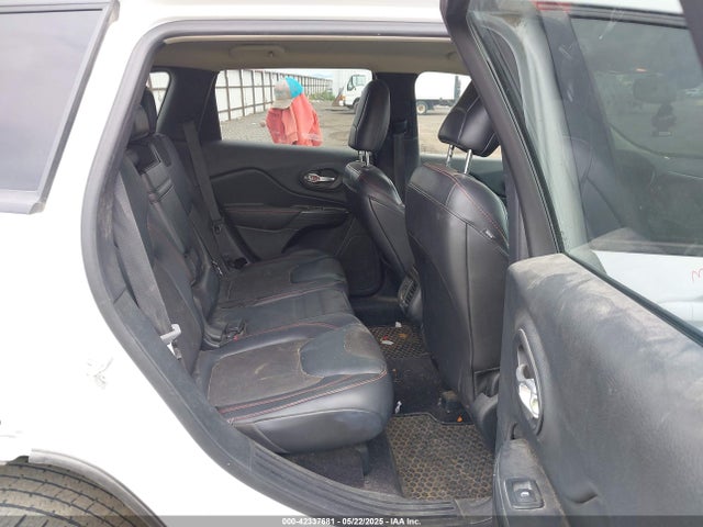 1C4PJMBS7HW538219 Jeep Cherokee Trailhawk 4x4