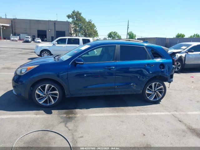 KNDCE3LC1H5043203 KIA Niro Touring
