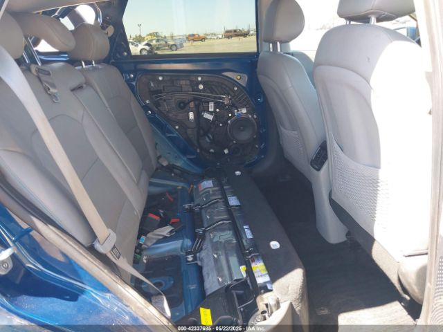 KNDCE3LC1H5043203 KIA Niro Touring