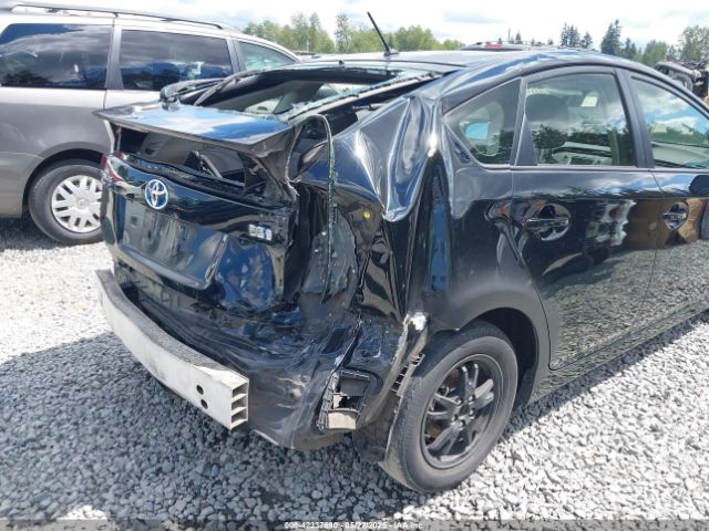 JTDKN3DU9F0417425 Toyota Prius Two