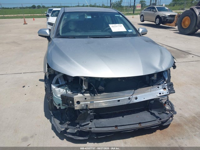4T1C11AK0NU627812 Toyota CAMRY LE