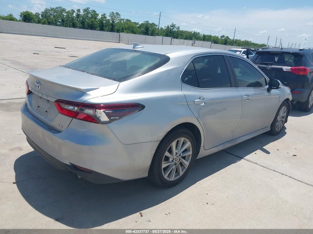 4T1C11AK0NU627812 Toyota CAMRY LE