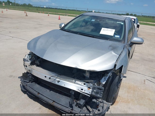 4T1C11AK0NU627812 Toyota CAMRY LE