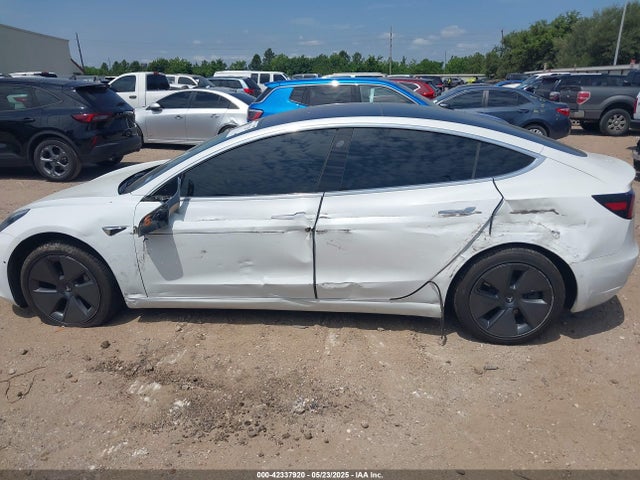 5YJ3E1EA3KF300254 Tesla 2019