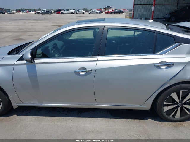Nissan 2022 2022 1N4BL4DV9NN356248 Image 15