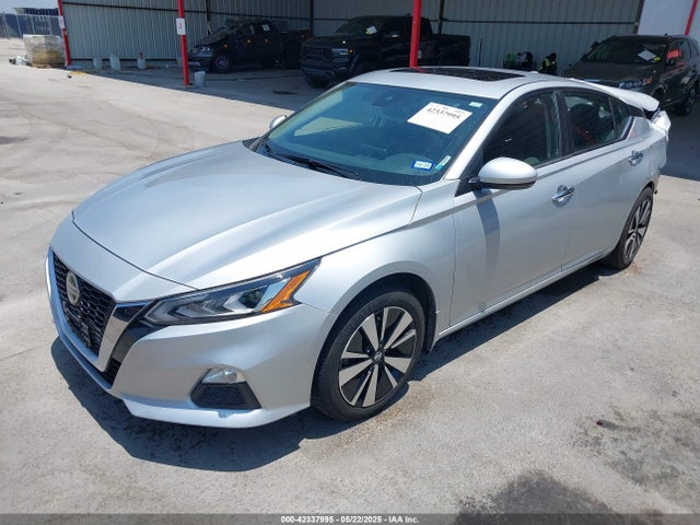 Nissan 2022 2022 1N4BL4DV9NN356248 Image 2
