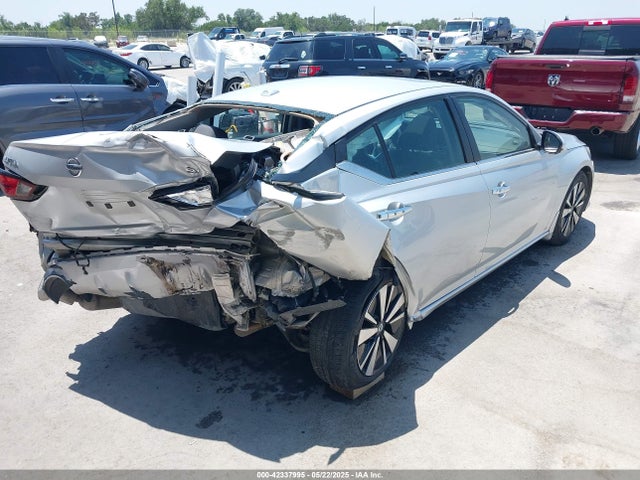 Nissan 2022 2022 1N4BL4DV9NN356248 Image 4