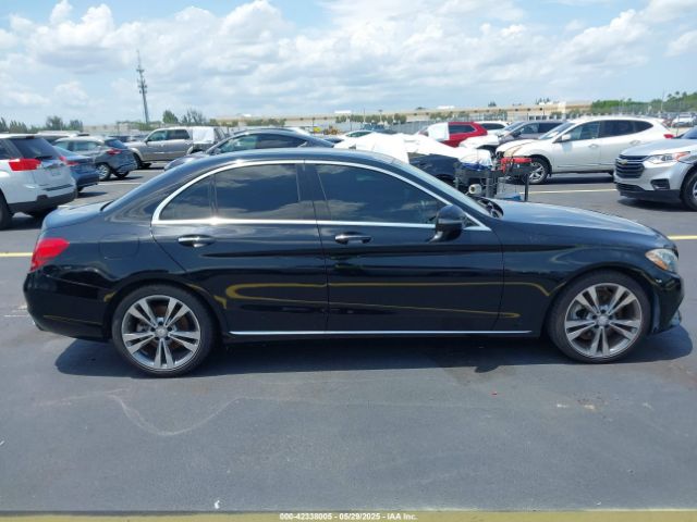 55SWF4JB8GU159956 Mercedes-Benz C 300 Luxury/sport