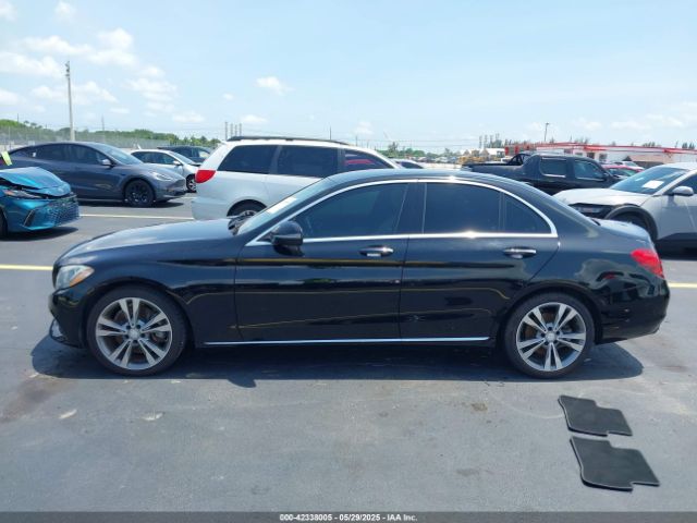 55SWF4JB8GU159956 Mercedes-Benz C 300 Luxury/sport