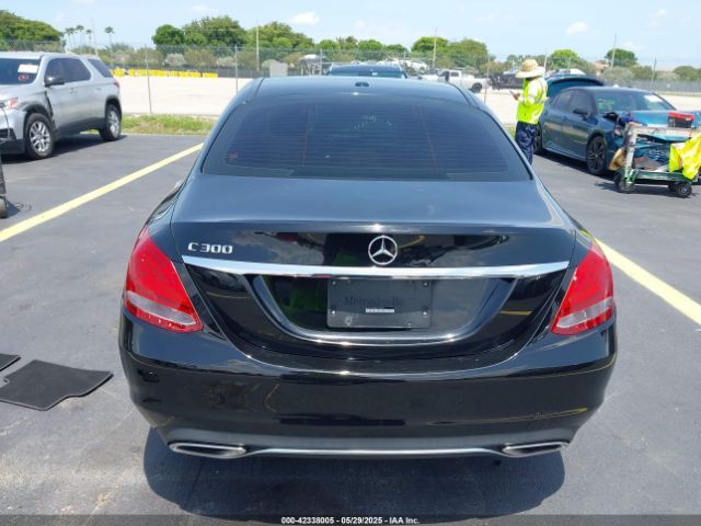 55SWF4JB8GU159956 Mercedes-Benz C 300 Luxury/sport