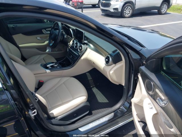 55SWF4JB8GU159956 Mercedes-Benz C 300 Luxury/sport
