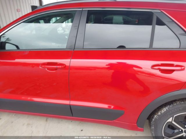 KNDCR3LE9P5044717 KIA NIRO EX