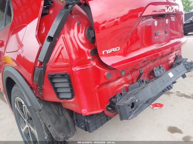 KNDCR3LE9P5044717 KIA NIRO EX