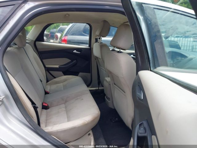 1FADP3F29HL280055 Ford FOCUS SE