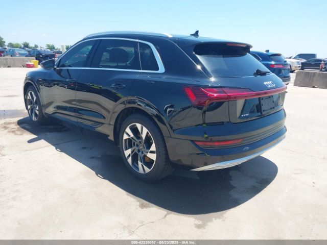 2022 AUDI E-TRON WA1LAAGEXNB010526 Photo 2