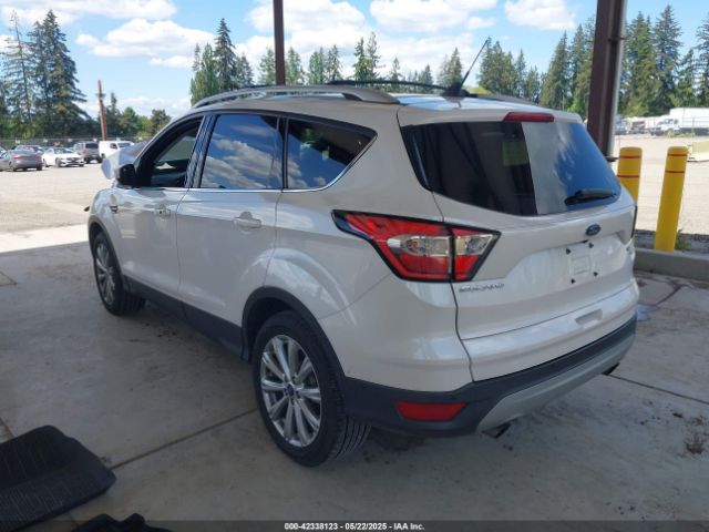 1FMCU9J97JUC10359 Ford Escape Titanium