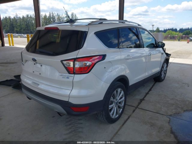 1FMCU9J97JUC10359 Ford Escape Titanium