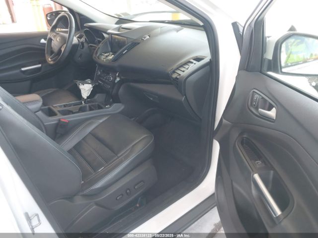 1FMCU9J97JUC10359 Ford Escape Titanium
