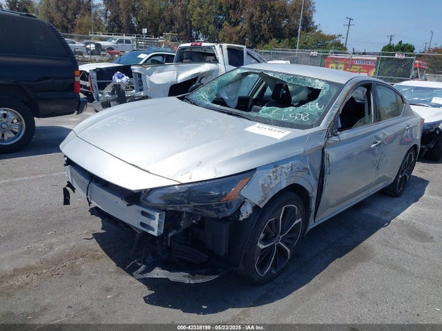 Nissan 2023 2023 1N4BL4CV9PN373586 Image 2