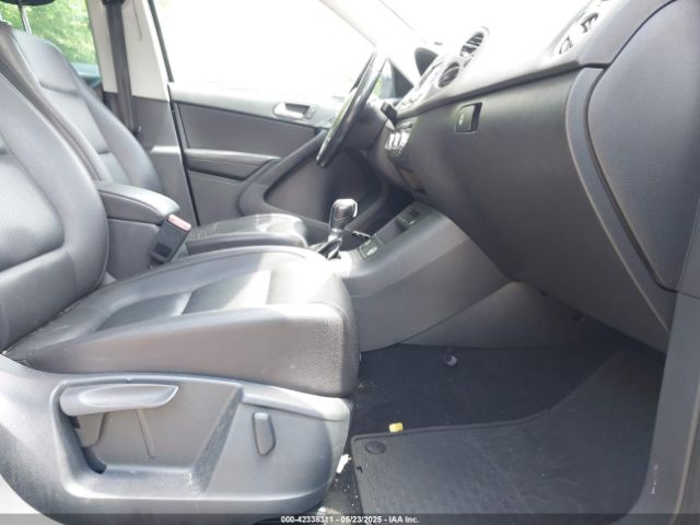 WVGBV3AX1EW626325 Volkswagen Tiguan Sel