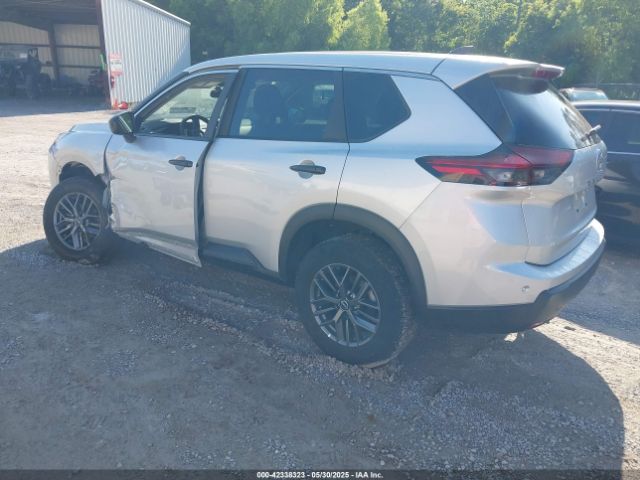 5N1BT3AA8RC759916 Nissan Rogue S Fwd