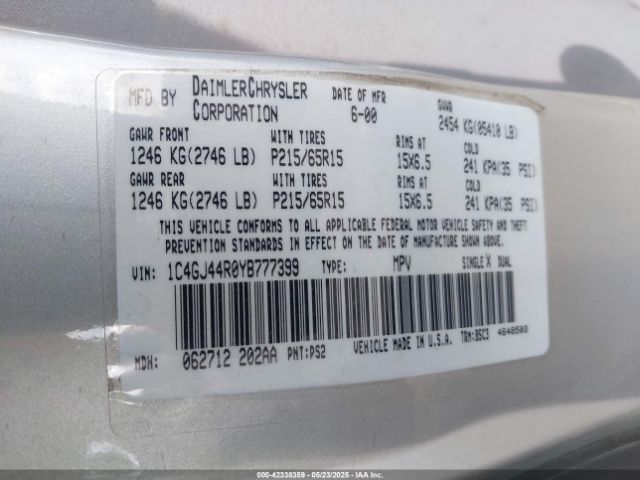 2000 CHRYSLER GRAND VOYAGER 1C4GJ44R0YB777399 Photo 8