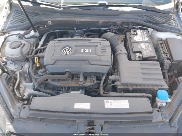 3VWB17AU8JM278592 Volkswagen 2018