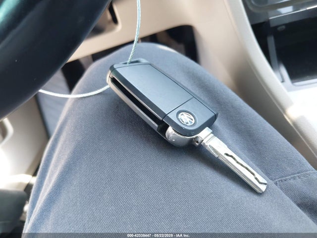 3VWB17AU8JM278592 Volkswagen 2018