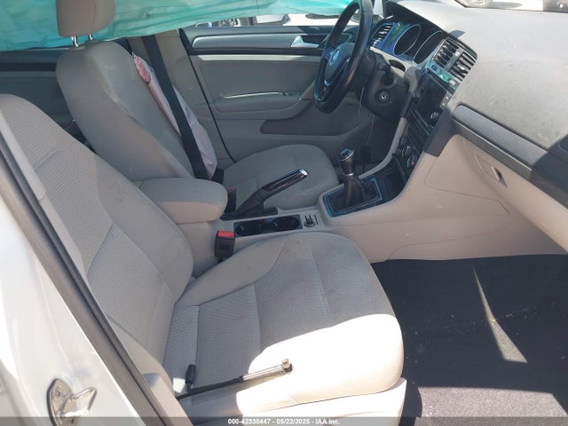 3VWB17AU8JM278592 Volkswagen 2018