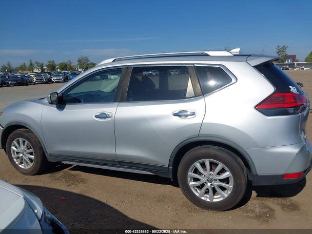 JN8AT2MT1HW153009 Nissan ROGUE SV