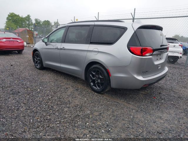 2018 CHRYSLER PACIFICA 2C4RC1BG6JR172250 Photo 2