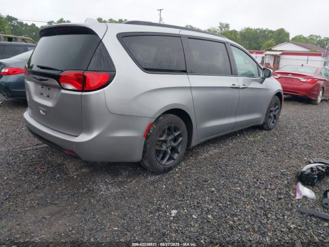 2018 CHRYSLER PACIFICA 2C4RC1BG6JR172250 Photo 3