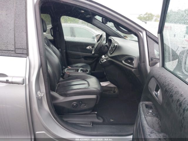 2018 CHRYSLER PACIFICA 2C4RC1BG6JR172250 Photo 4